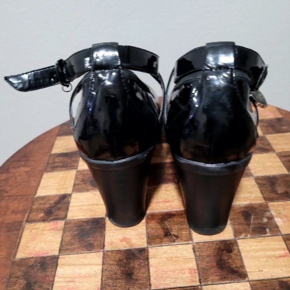 Michael Kors black patent leathrer shoes - Picture 5 of 6